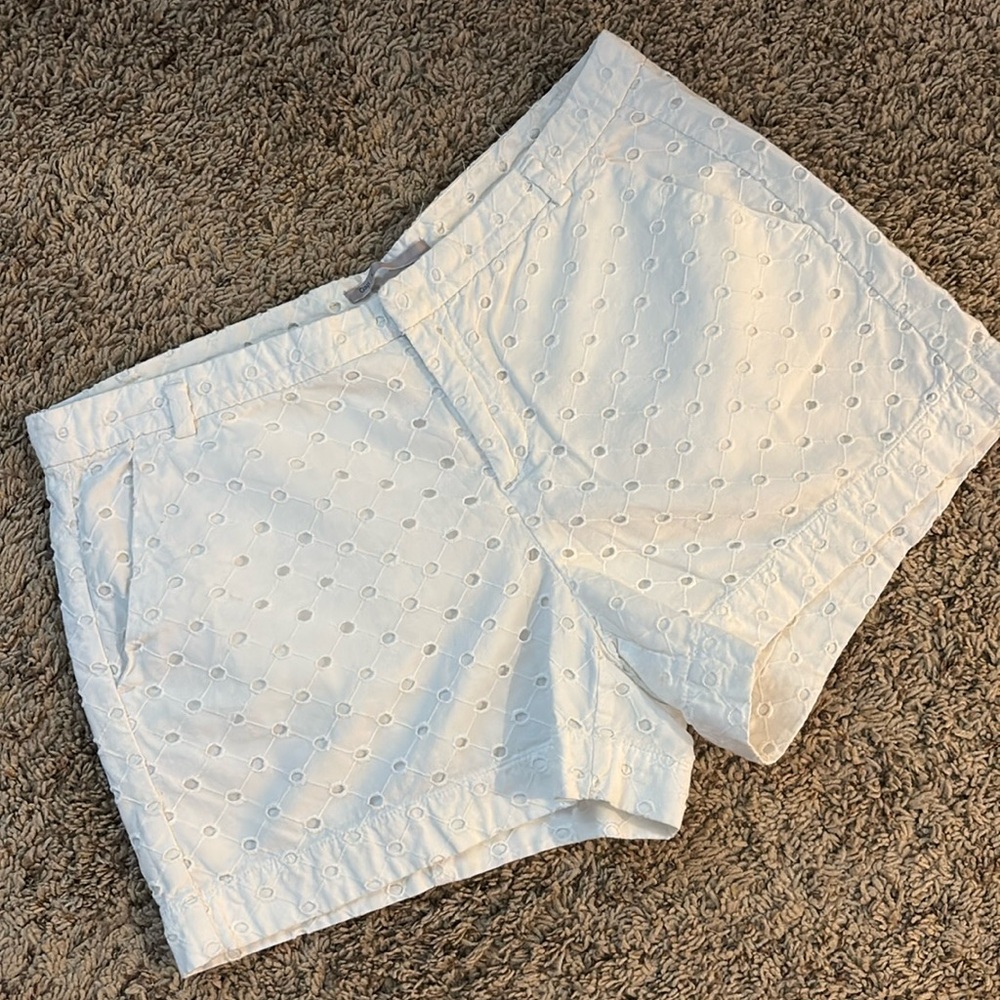 GAP Eyelet Shorts 🤍
